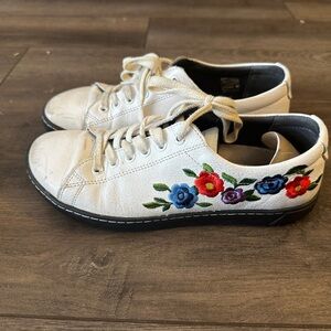 Floral Embroidered Women's Sneakers